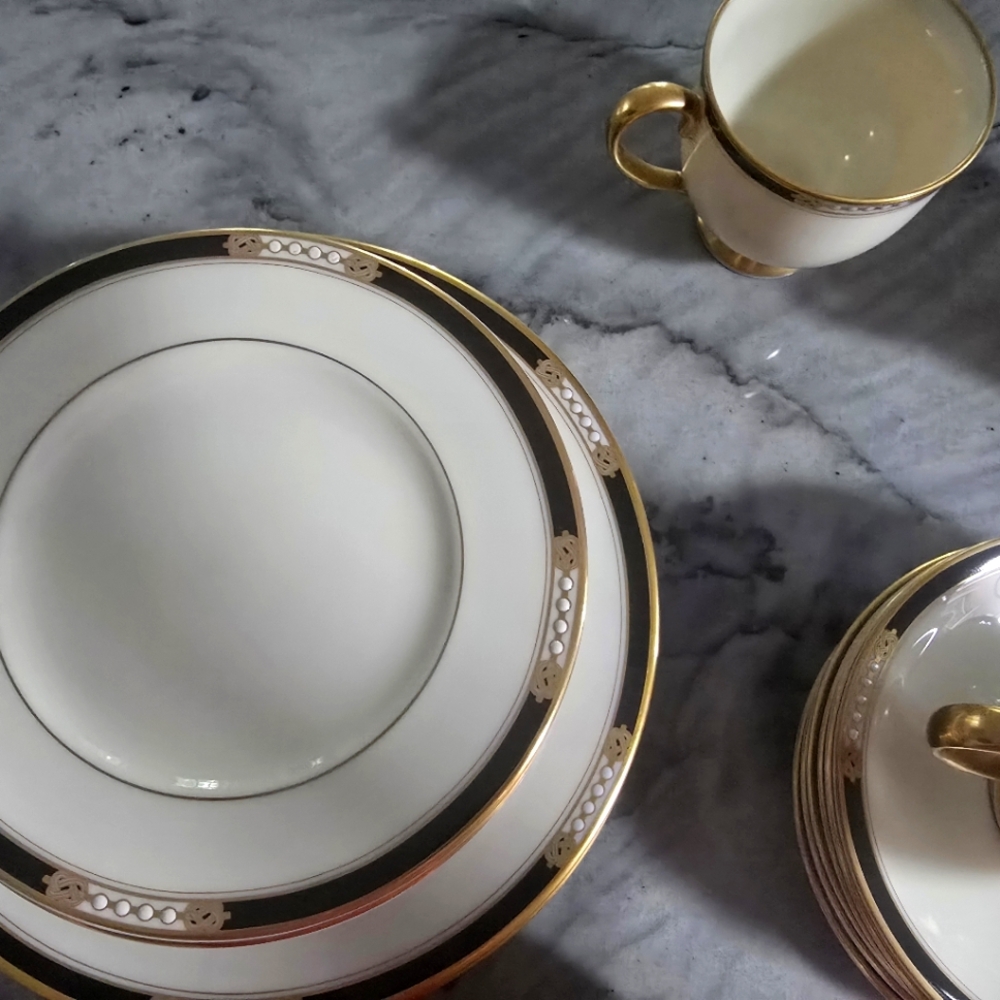 Lenox Hancock Presidential 6, 5 Piece Gold and White Dinnerware Set, 30 Pieces - Picture 6 of 7